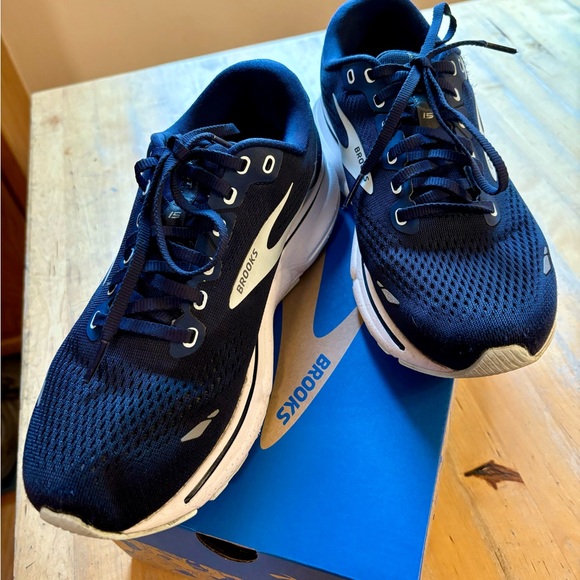 Ladies Brooks Ghost Sneakers Shoes Size 9 W blue immaculate - Picture 2 of 14